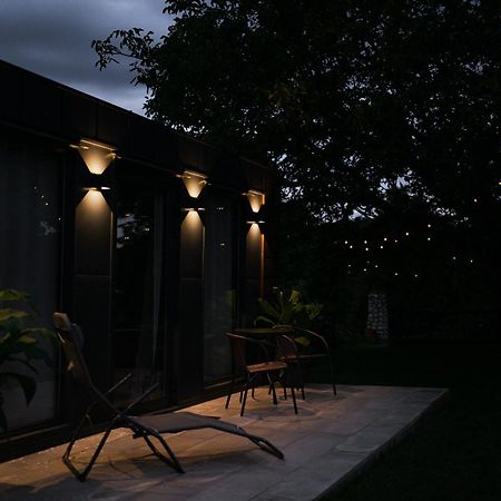 Tiny House Mezi Sklepy Lägenhet Kobylí Exteriör bild