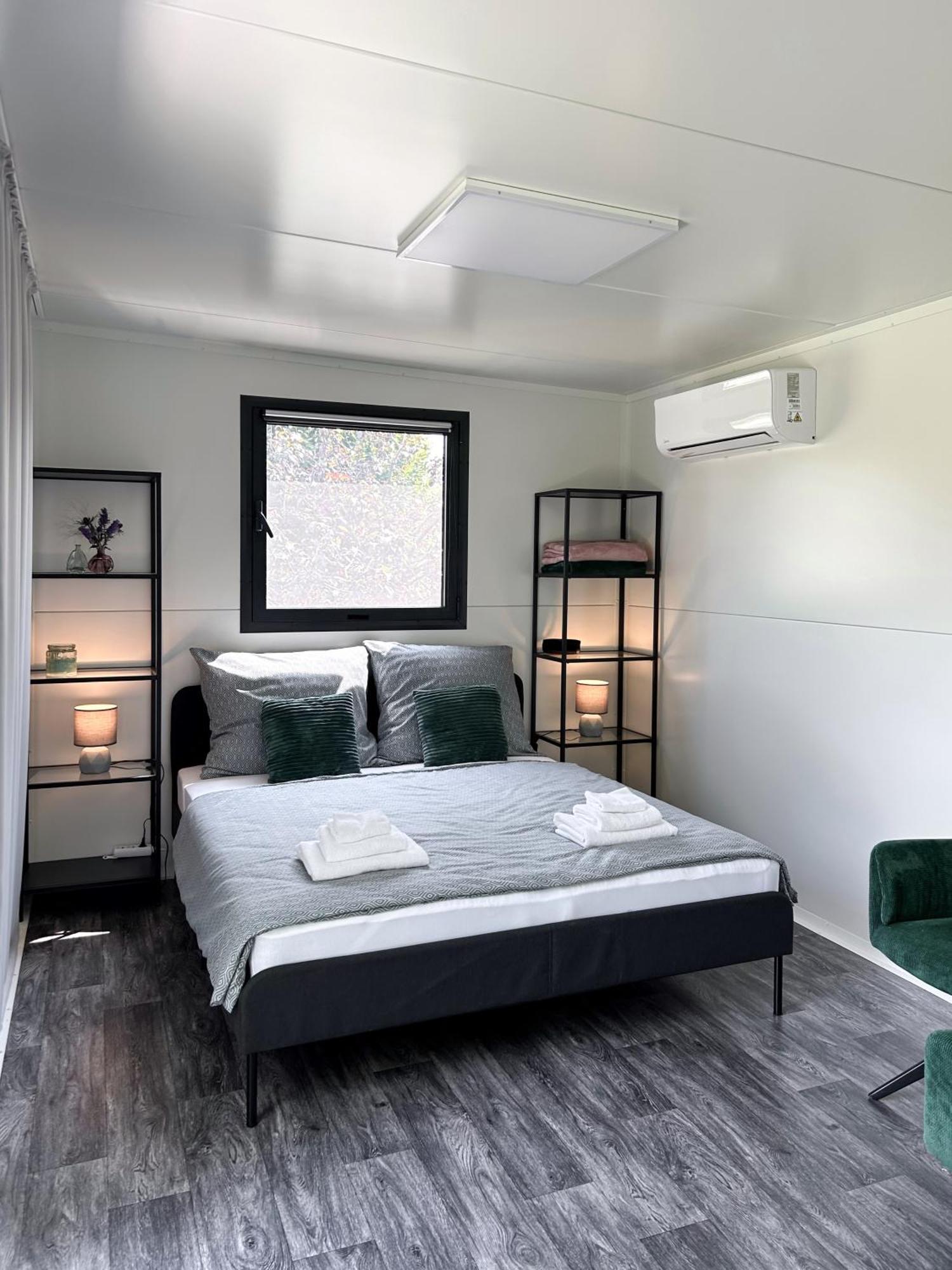 Tiny House Mezi Sklepy Lägenhet Kobylí Exteriör bild